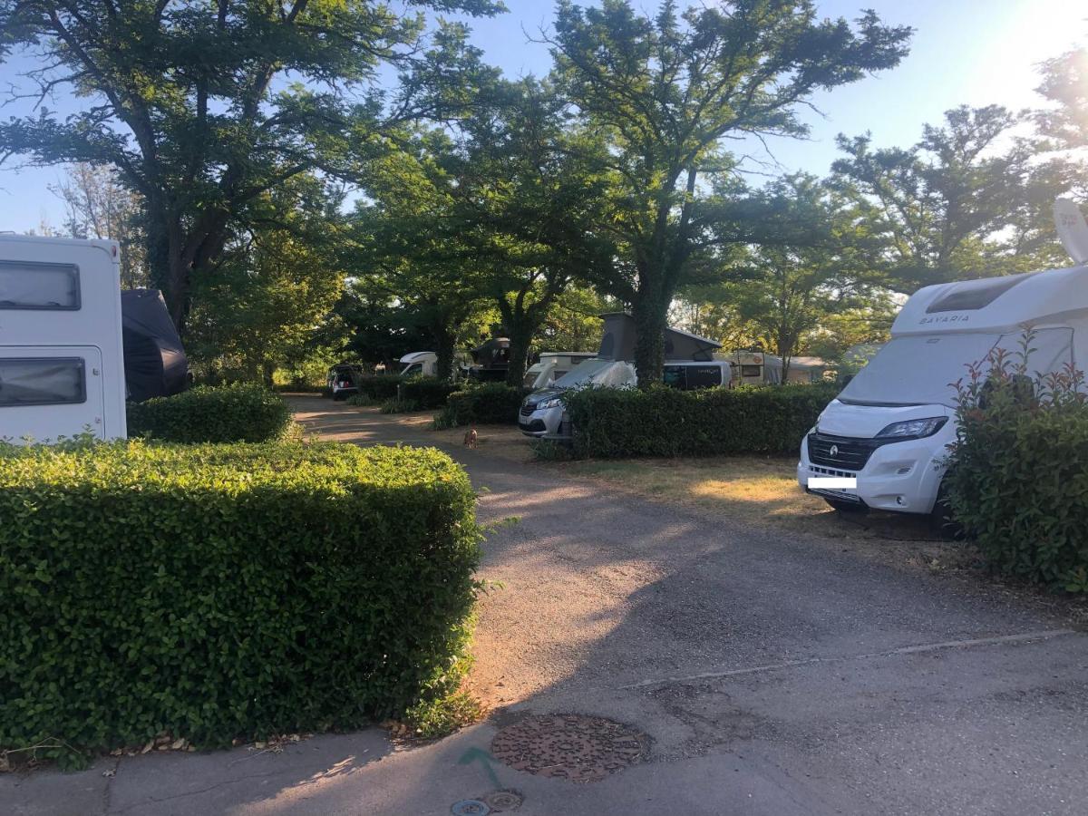 Camping Paradis Family Les Rives De L'Herault Gignac (Herault) Exterior foto