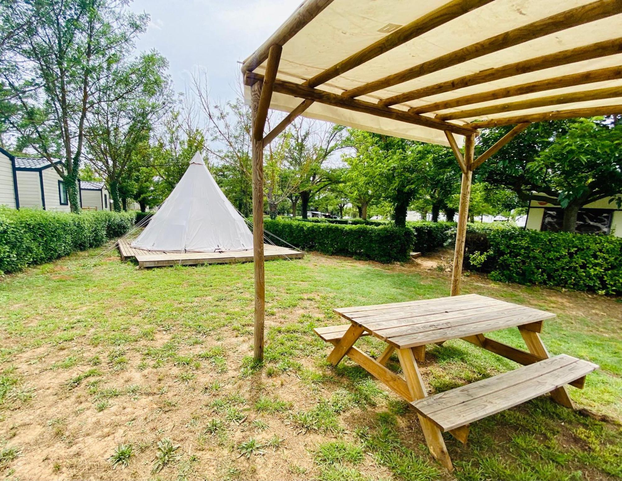 Camping Paradis Family Les Rives De L'Herault Gignac (Herault) Exterior foto