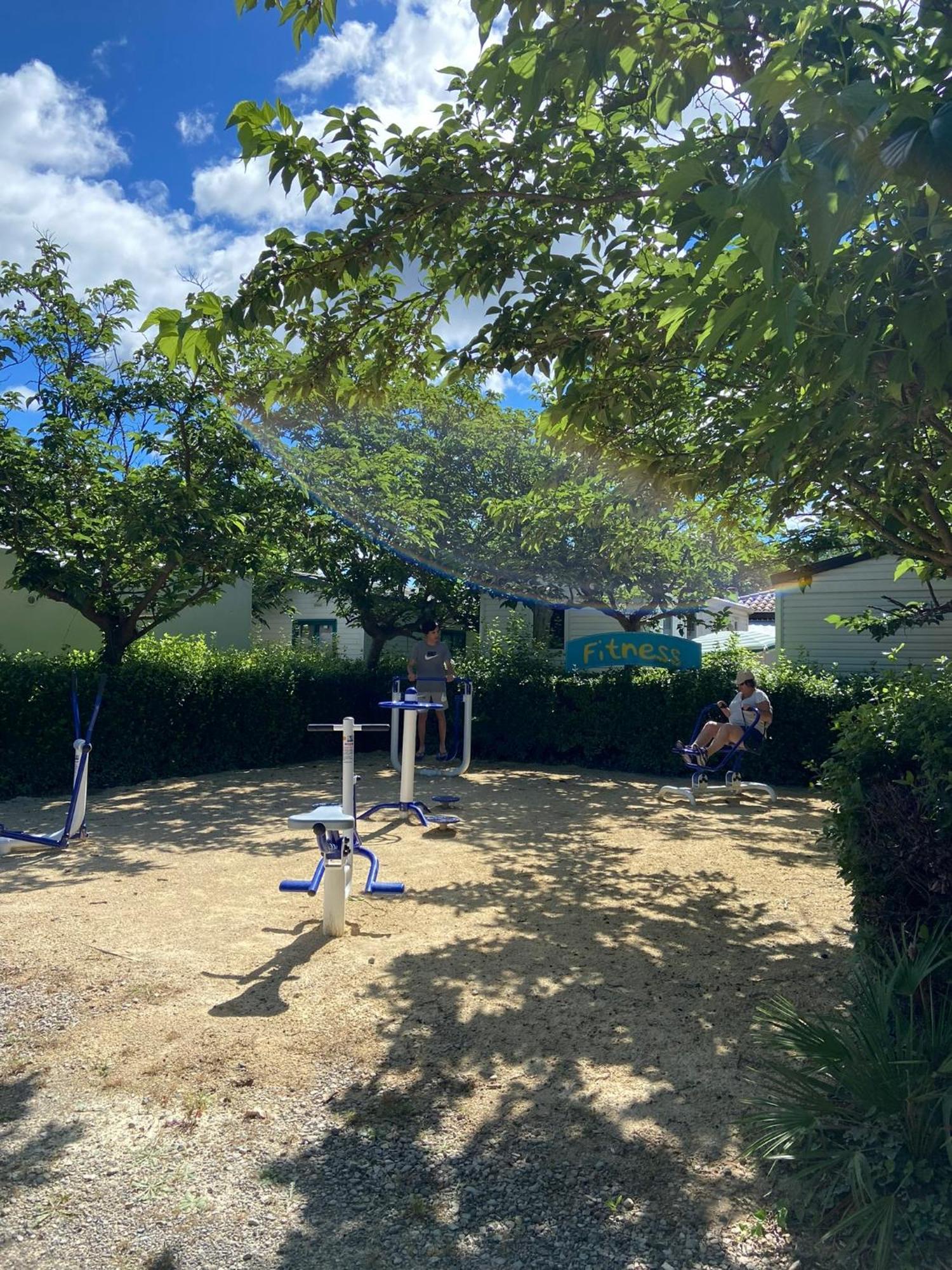 Camping Paradis Family Les Rives De L'Herault Gignac (Herault) Exterior foto