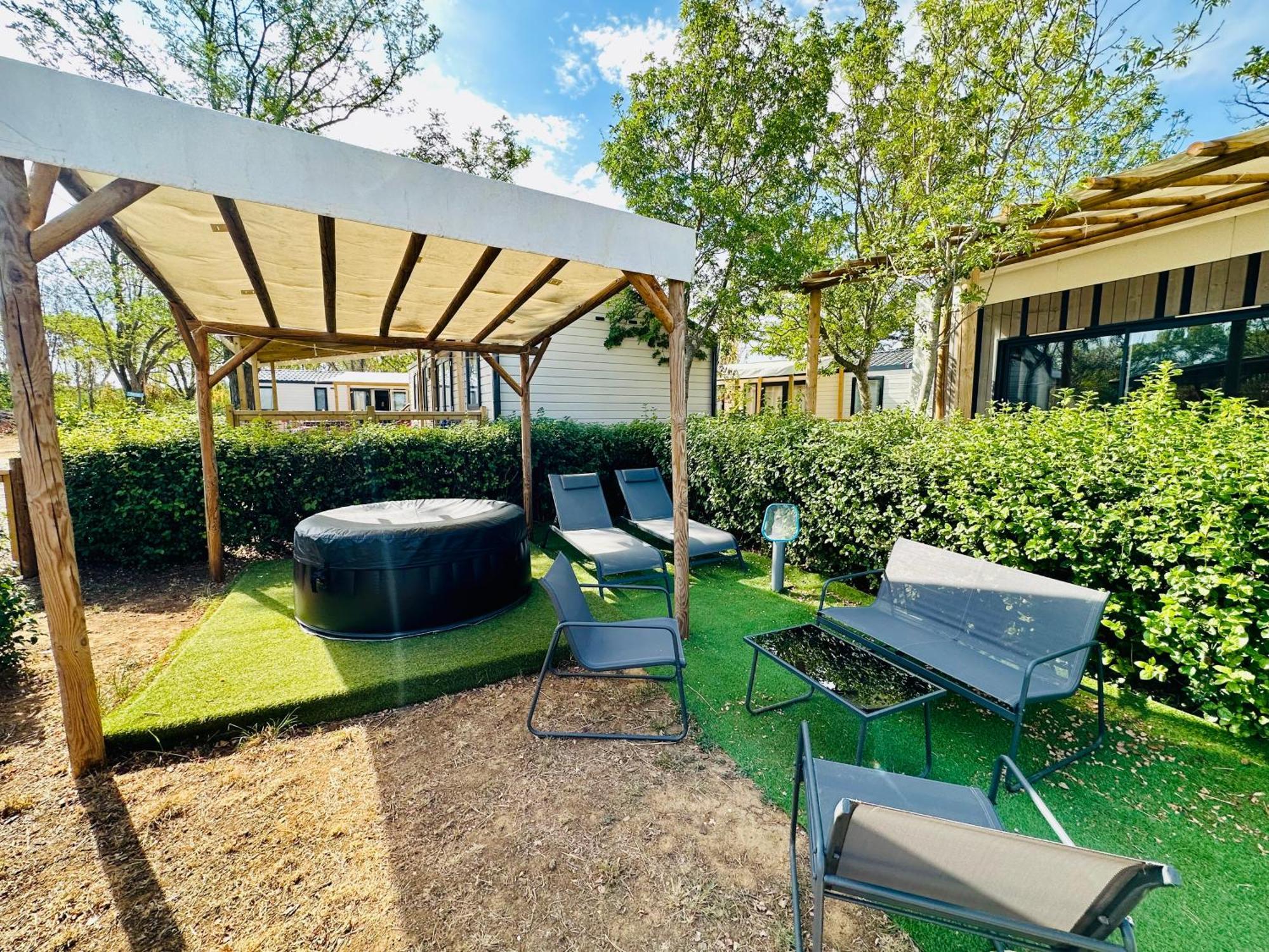 Camping Paradis Family Les Rives De L'Herault Gignac (Herault) Exterior foto