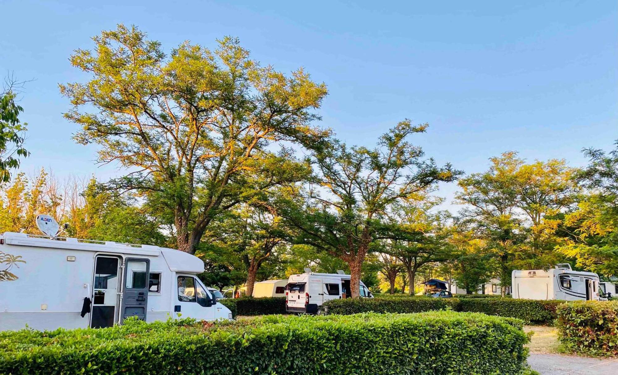 Camping Paradis Family Les Rives De L'Herault Gignac (Herault) Exterior foto